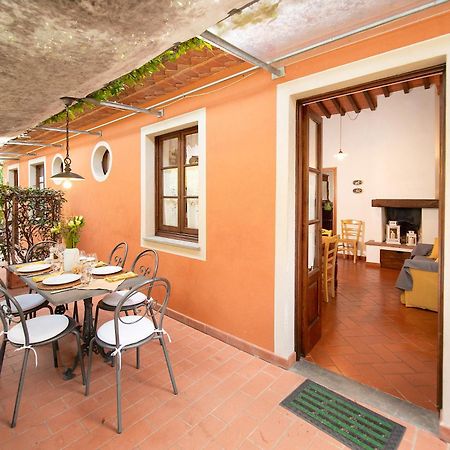 בורגו א מוצאנו Casetta Di Butia, Gelsomino Apartment מראה חיצוני תמונה